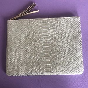 Stella Dot new out of package clutch
